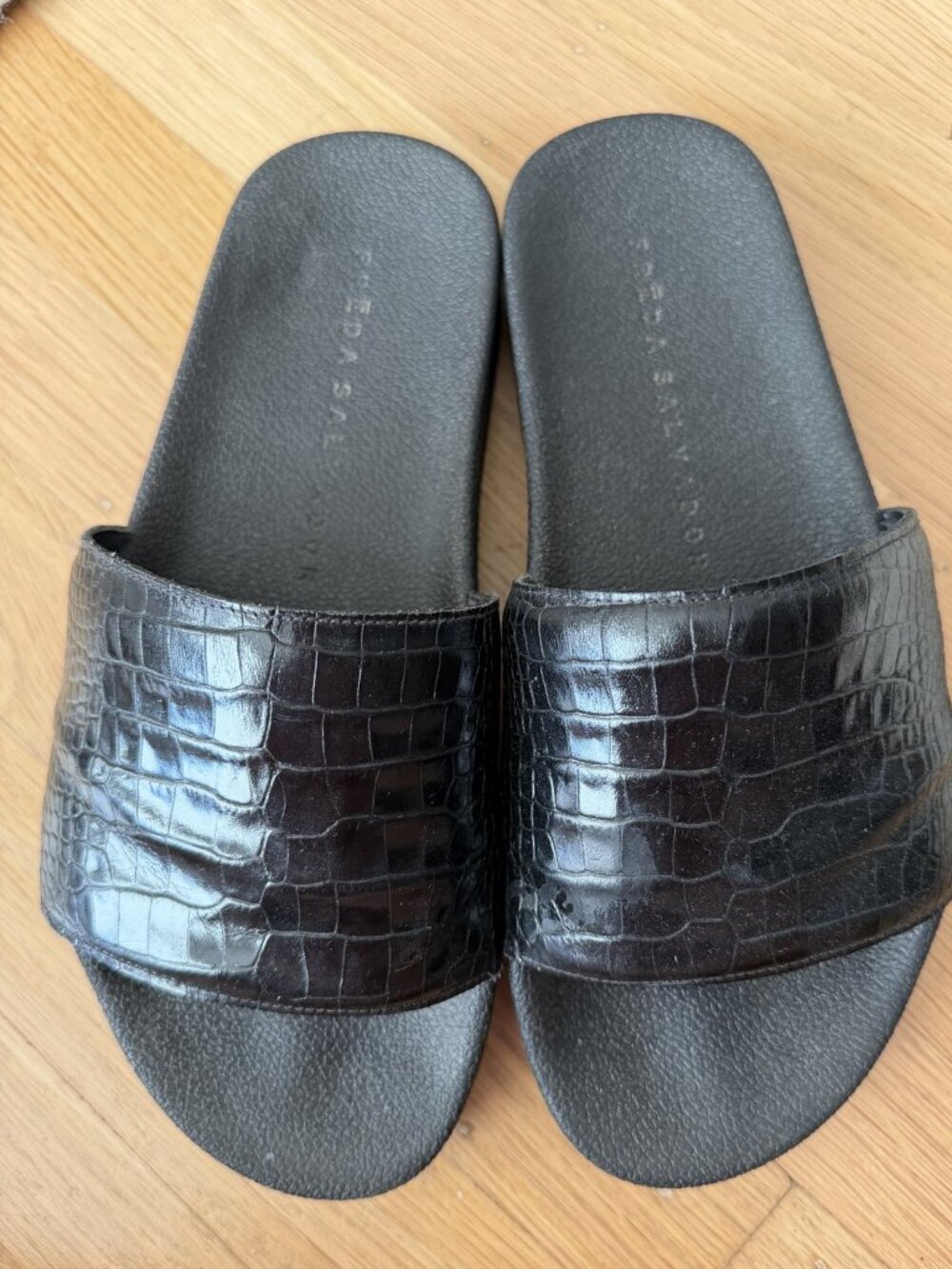 Freda Salvador Black Croc Embossed Slide Sandals Size 8